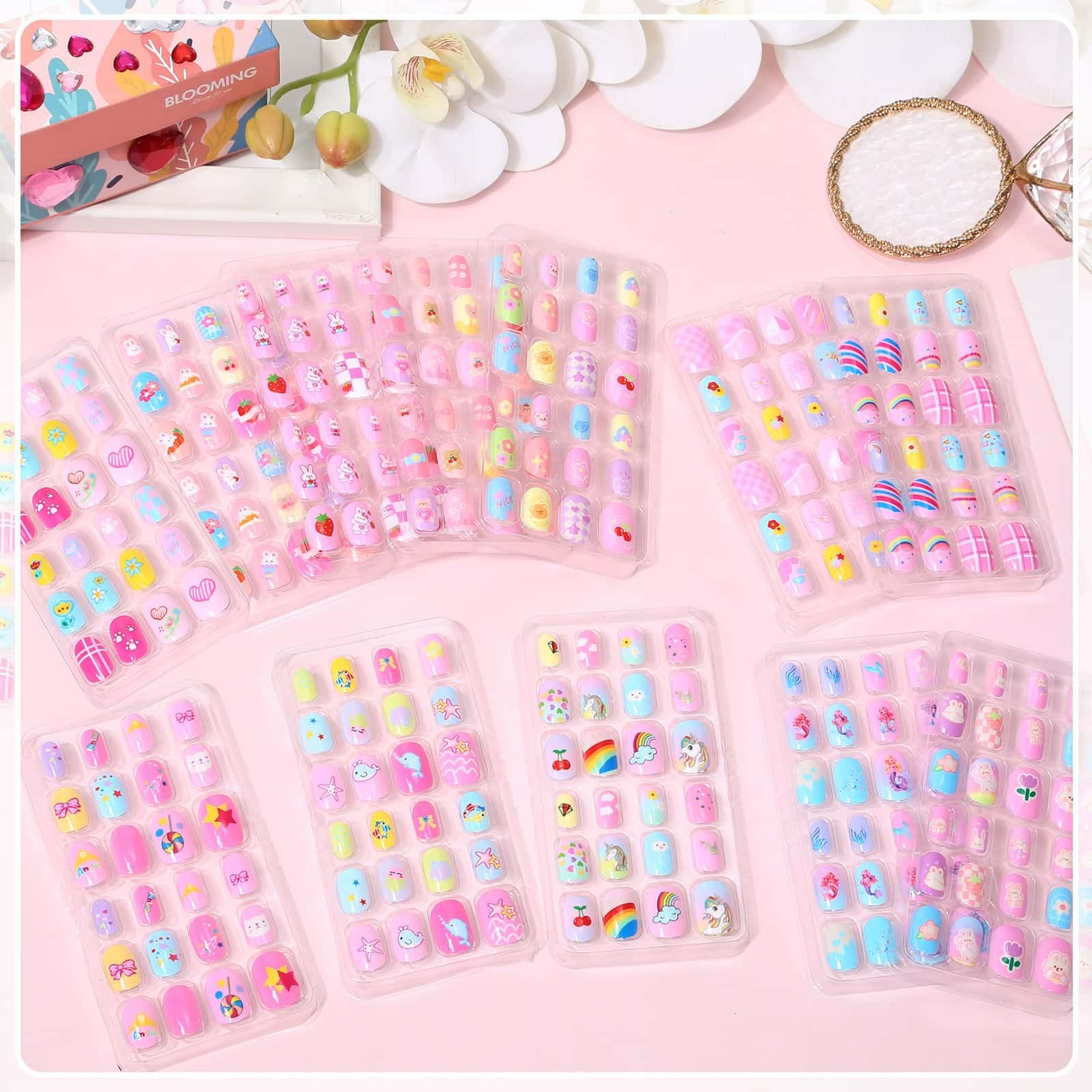 Acejoz ongles-enfants: 12 motifs colorés pour des décorations quotidiennes amusantes.