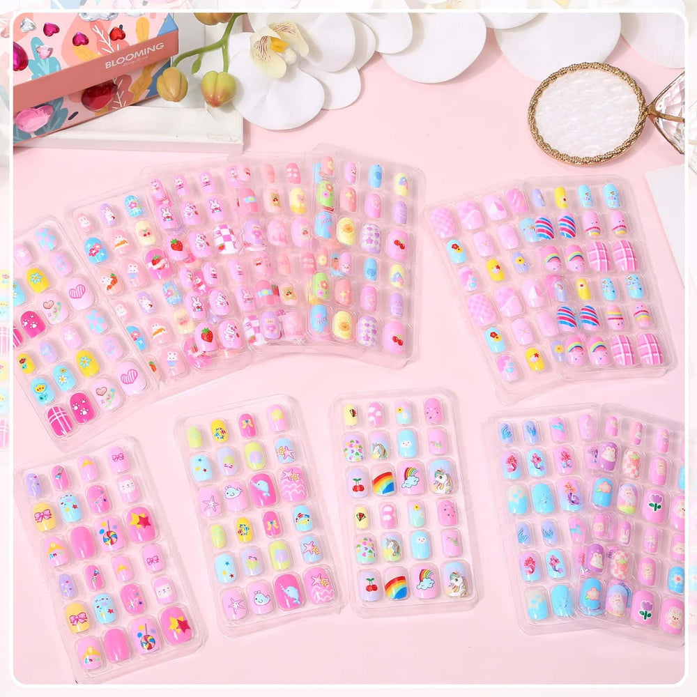 Acejoz ongles-enfants: 12 motifs colorés pour des décorations quotidiennes amusantes.