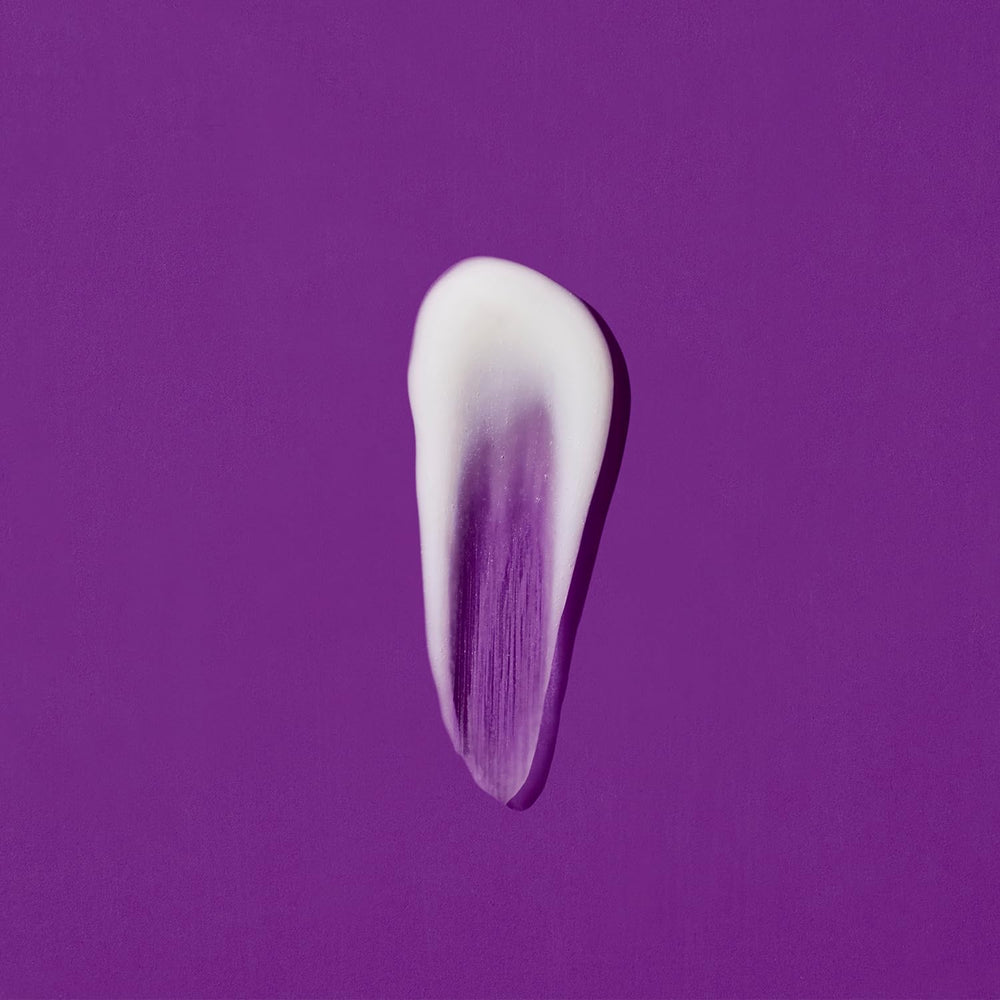 Application sur cheveux humides avec le masque Acure pour un soin rapide.