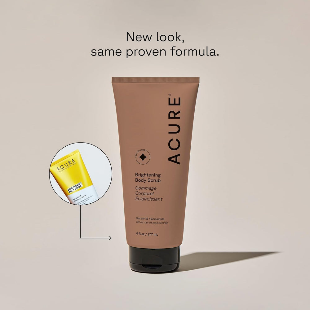 Acure Brightening Body Scrub grains de sel visibles exfoliant en douceur.