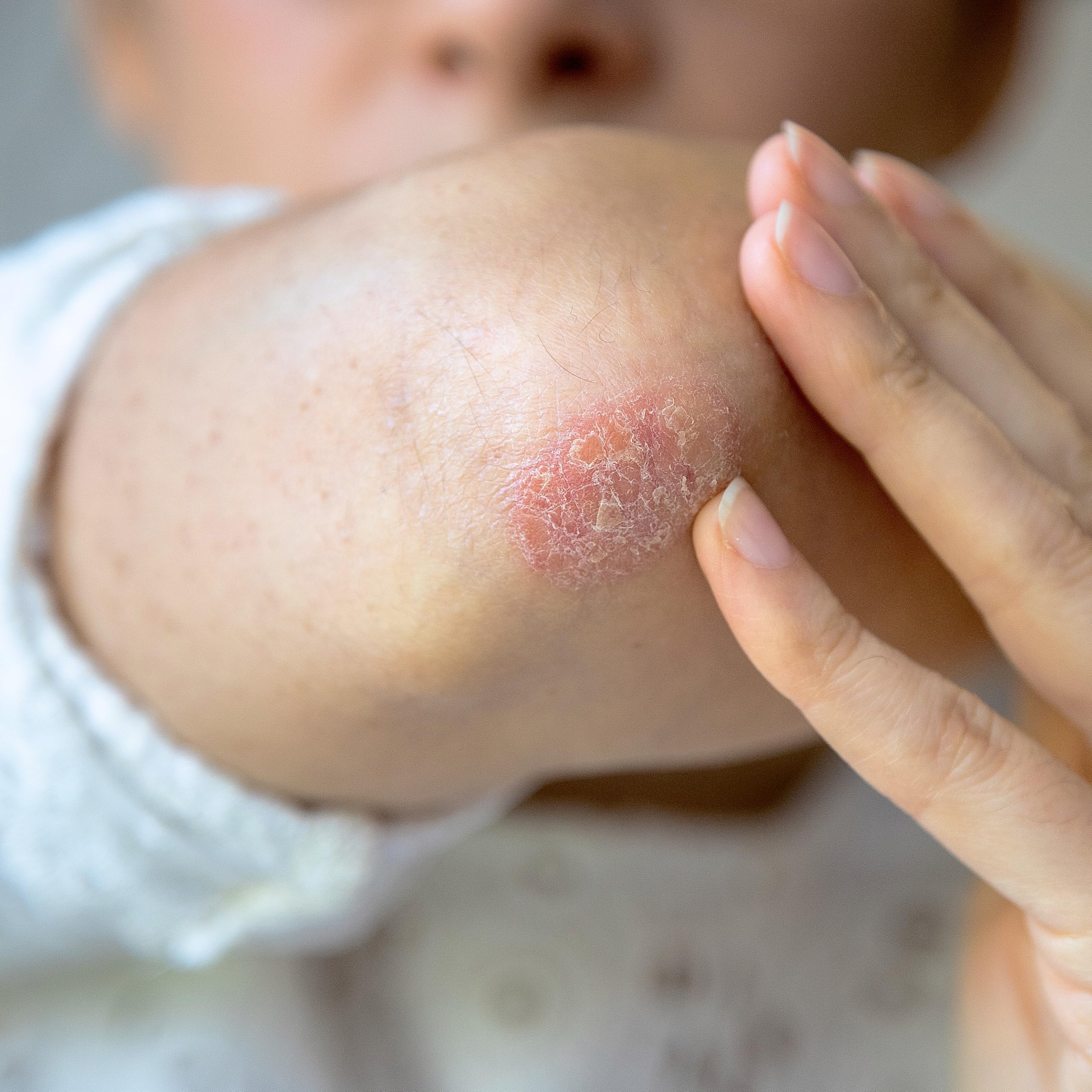 Adamia lotion testée dermatologiquement, soin doux pour les peaux sensibles.
