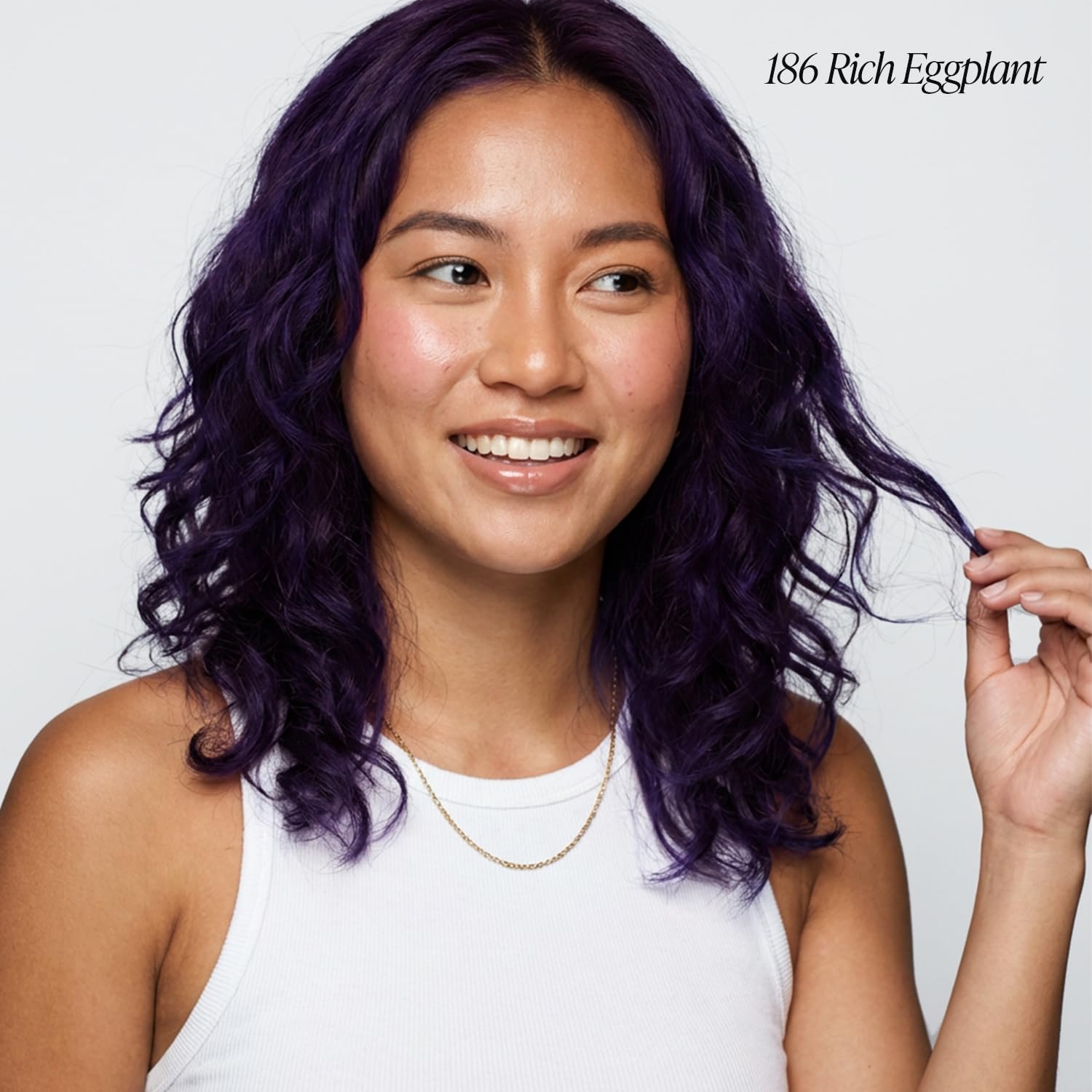 Application Adore sur cheveux de textures variées, rendu homogène et rapide.