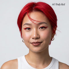 Adore 060 Truly Red — application facile sans mélange sur tous les types de cheveux.