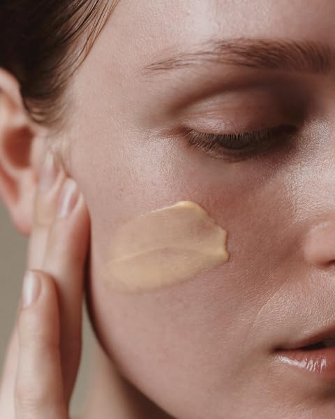 Aesop Crème Visage Camellia Nut — massage matinal pour peau fraîche et hydratée