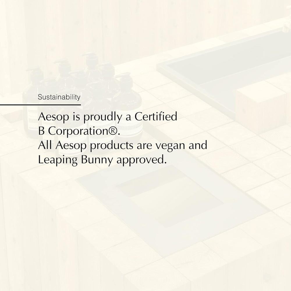 Aesop Déodorant en bouteille, format pratique et léger pour le voyage.