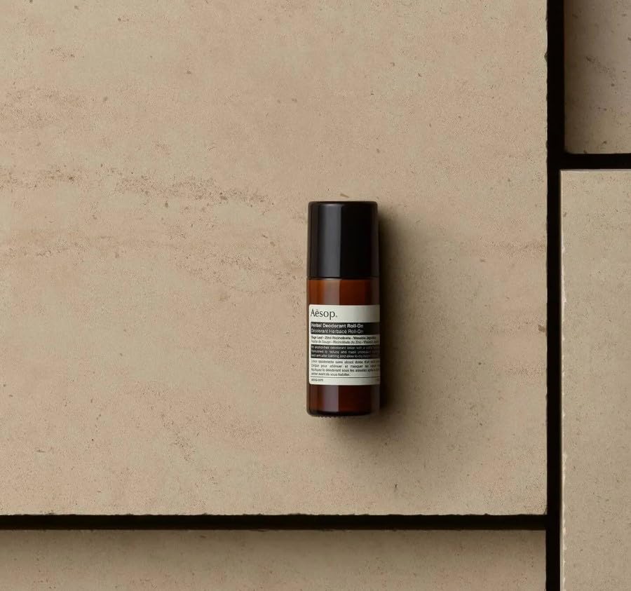 Aesop déodorant zinc-ricinoleate, texture légère et action sur les odeurs.