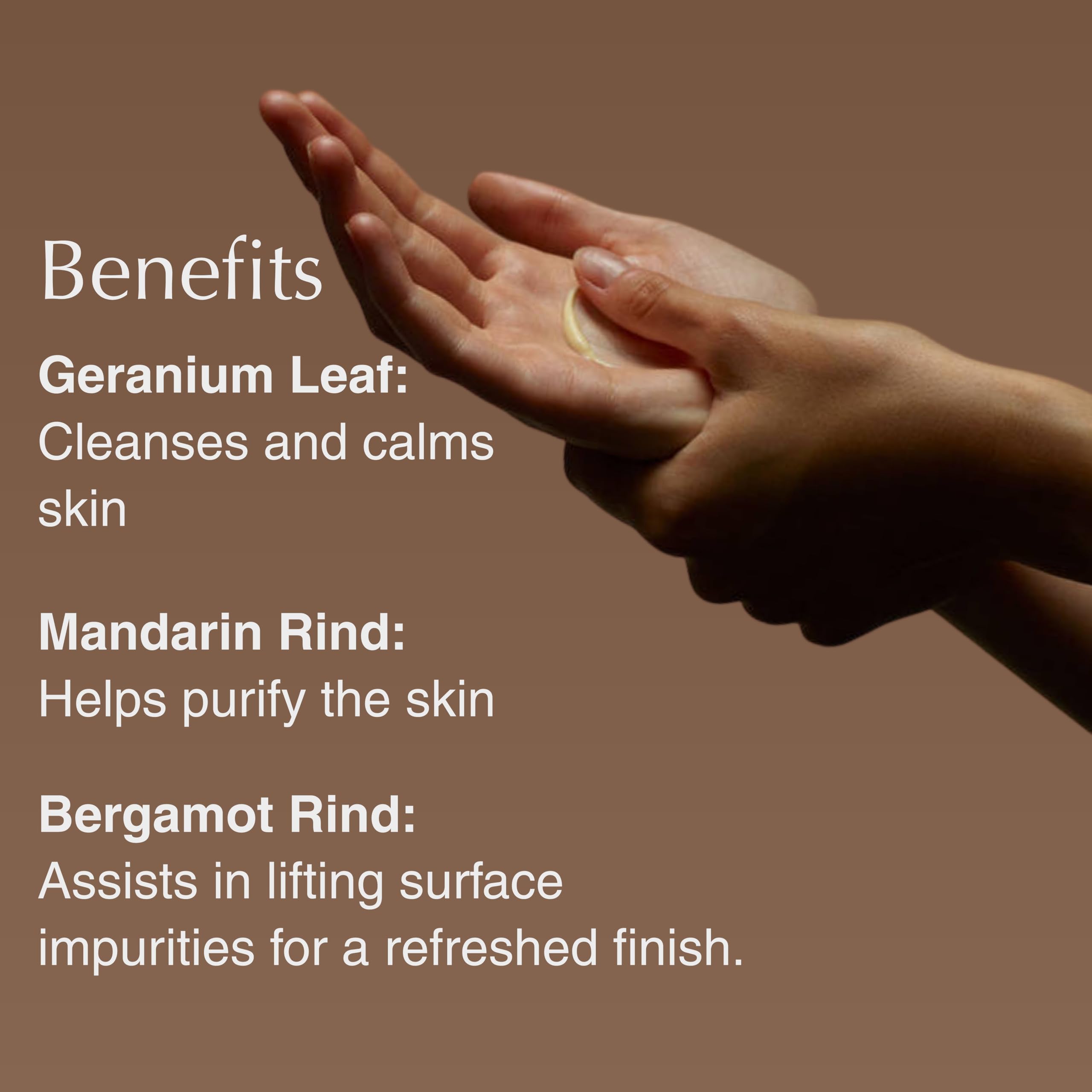 Aesop Geranium Leaf Body Balm, texture riche; nourrit et apaise les zones sèches.