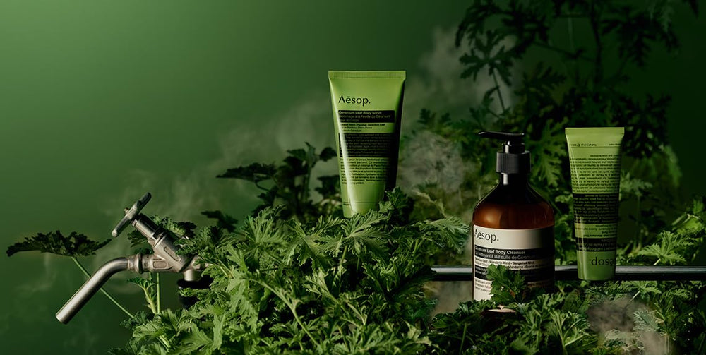 Utilisation douce: appliquer sur peau humide, puis rincer.