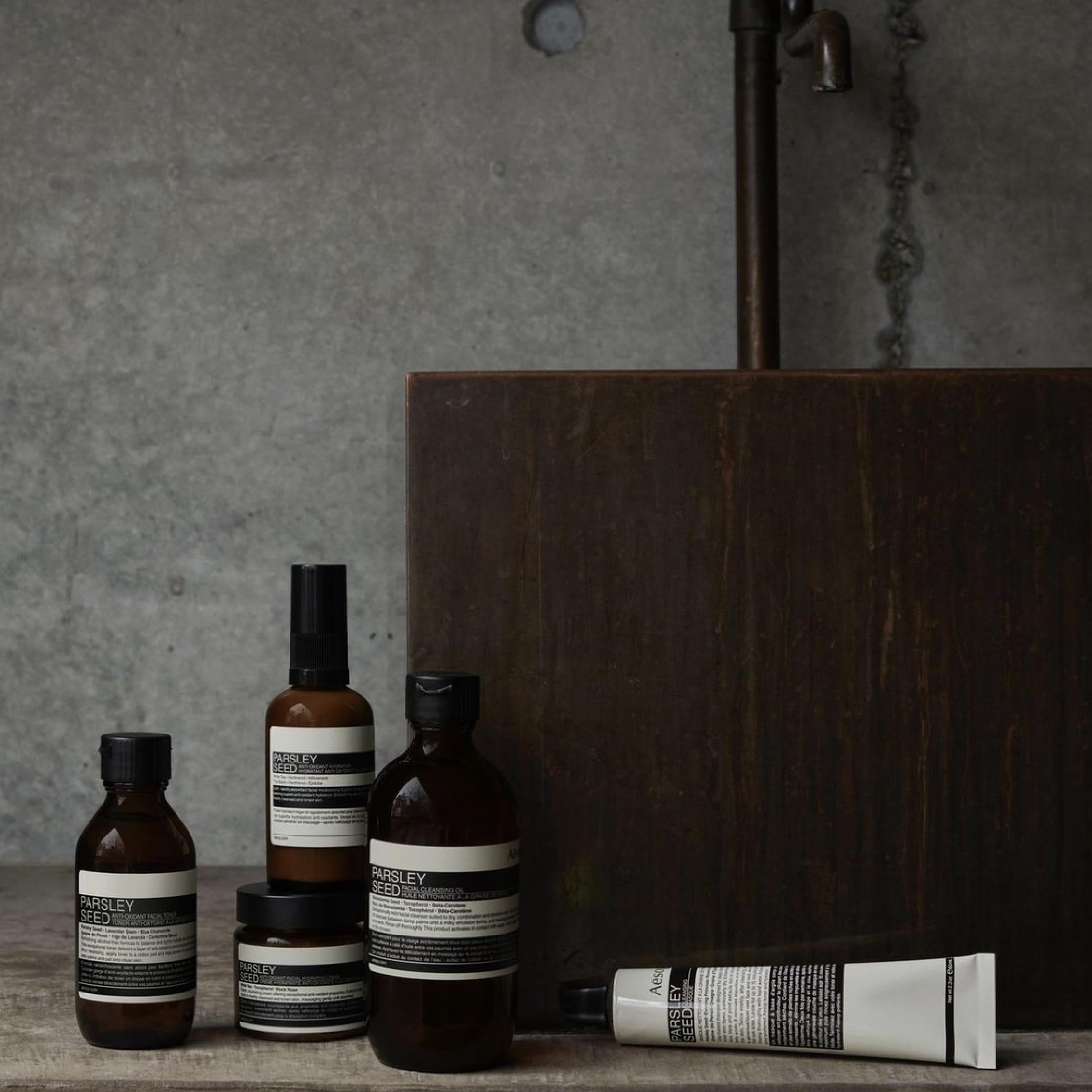 Aesop Parsley Seed Travel Face Cleanser, extraits de réglisse pour une peau lumineuse