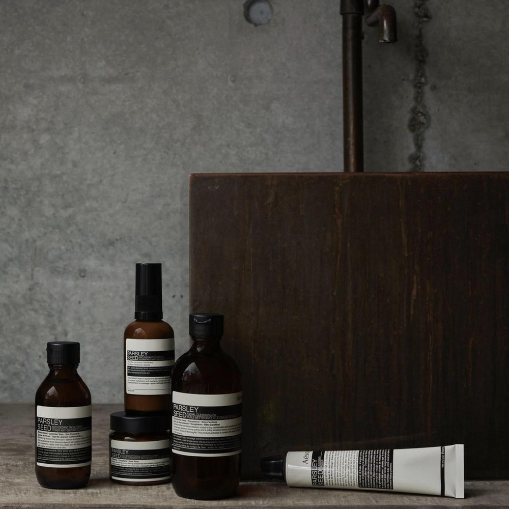 Aesop Parsley Seed Travel Face Cleanser, extraits de réglisse pour une peau lumineuse