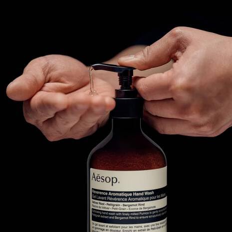 Aesop Reverence Petitgrain Bergamote: notes purifiantes qui revitalisent les mains