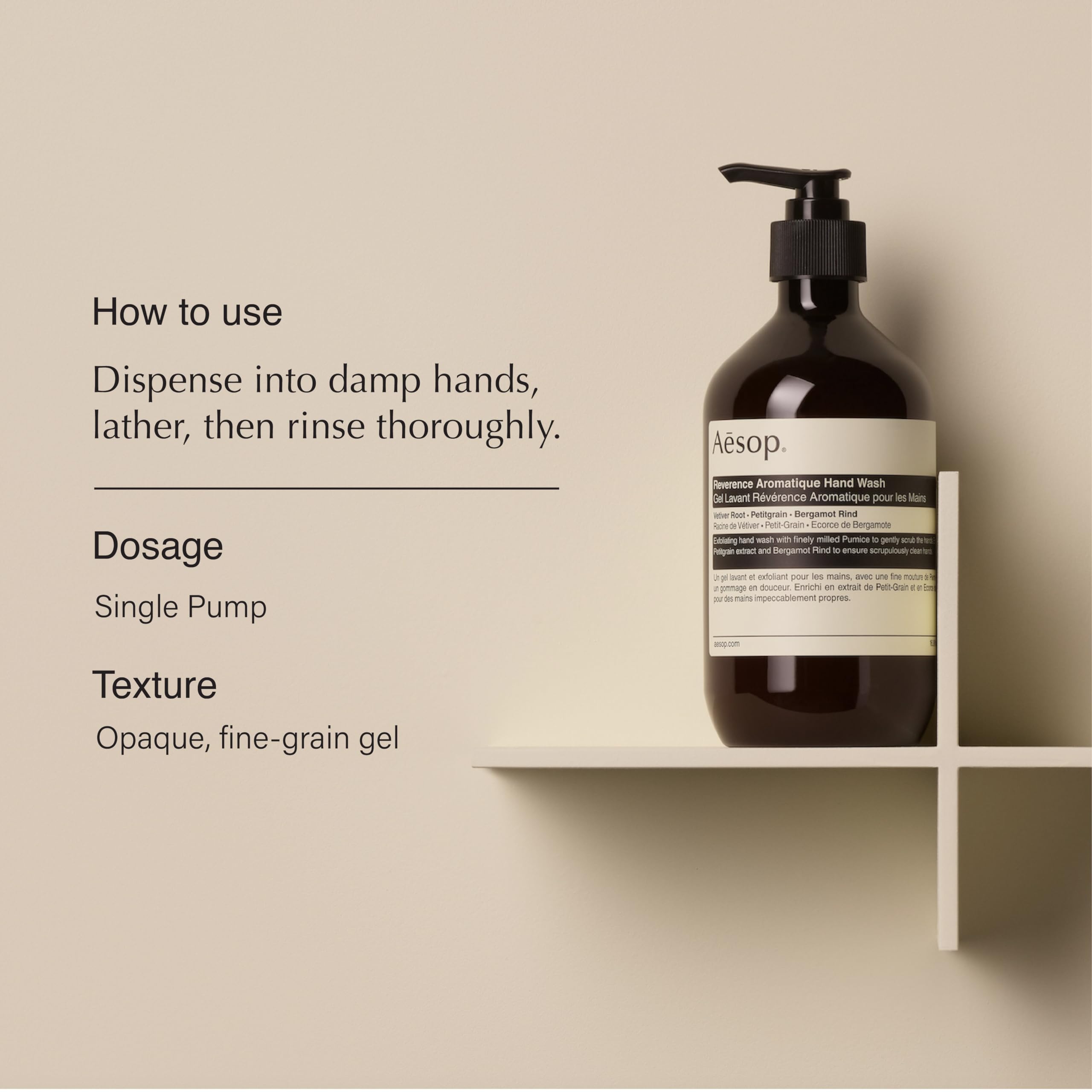Exfoliant doux à grains fins, révèle des mains lisses et propres.