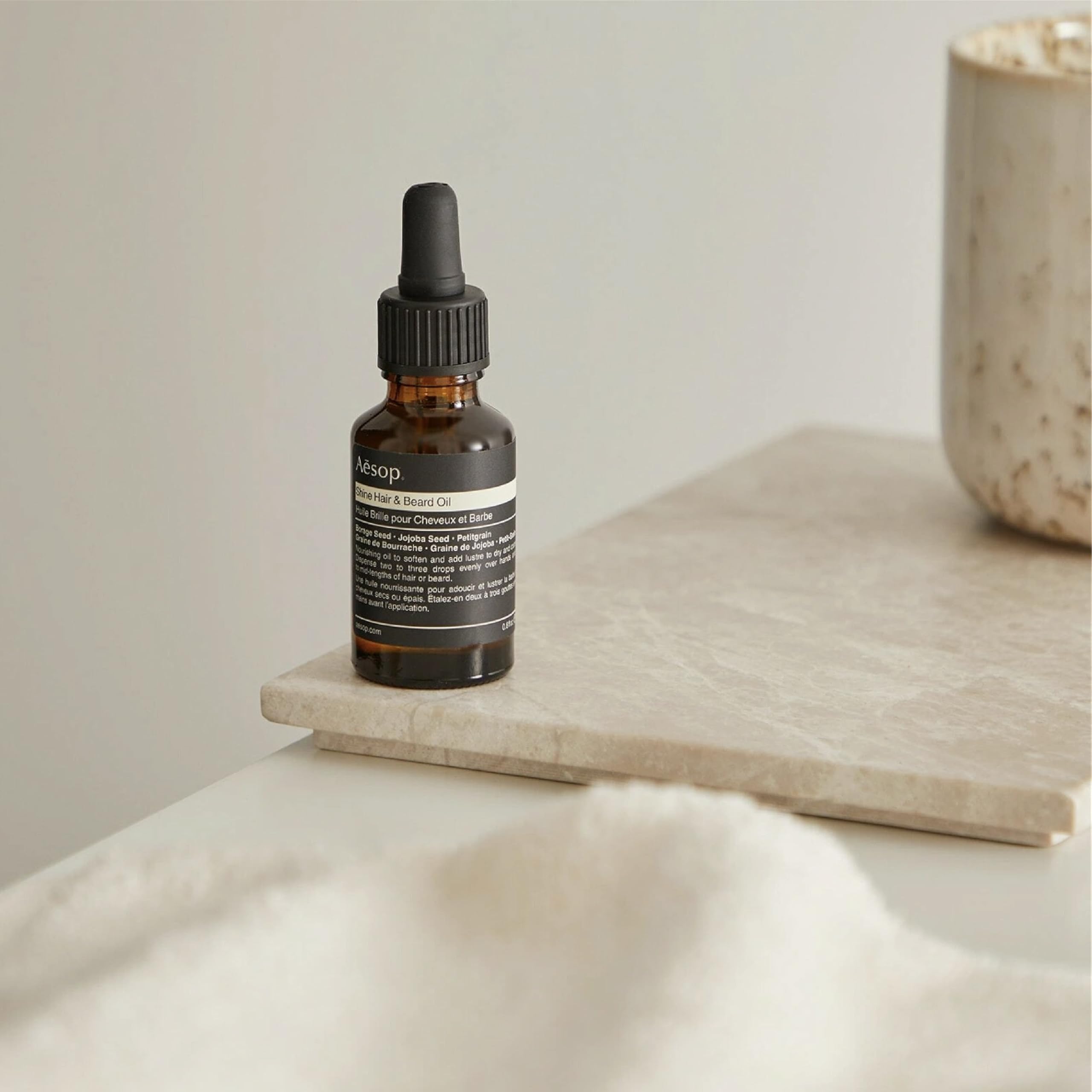 Ingrédients clés: bourrache, jojoba et petitgrain.