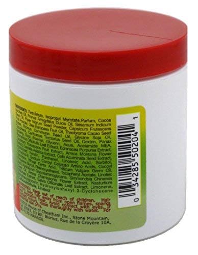 Africa's Best Super Gro application pratique pour nourrir le cuir chevelu et les cheveux.