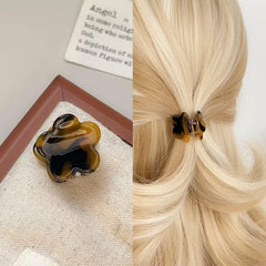 Agirlvct pince-cheveux mini-griffe fleur beige, parfait pour des styles décontractés.