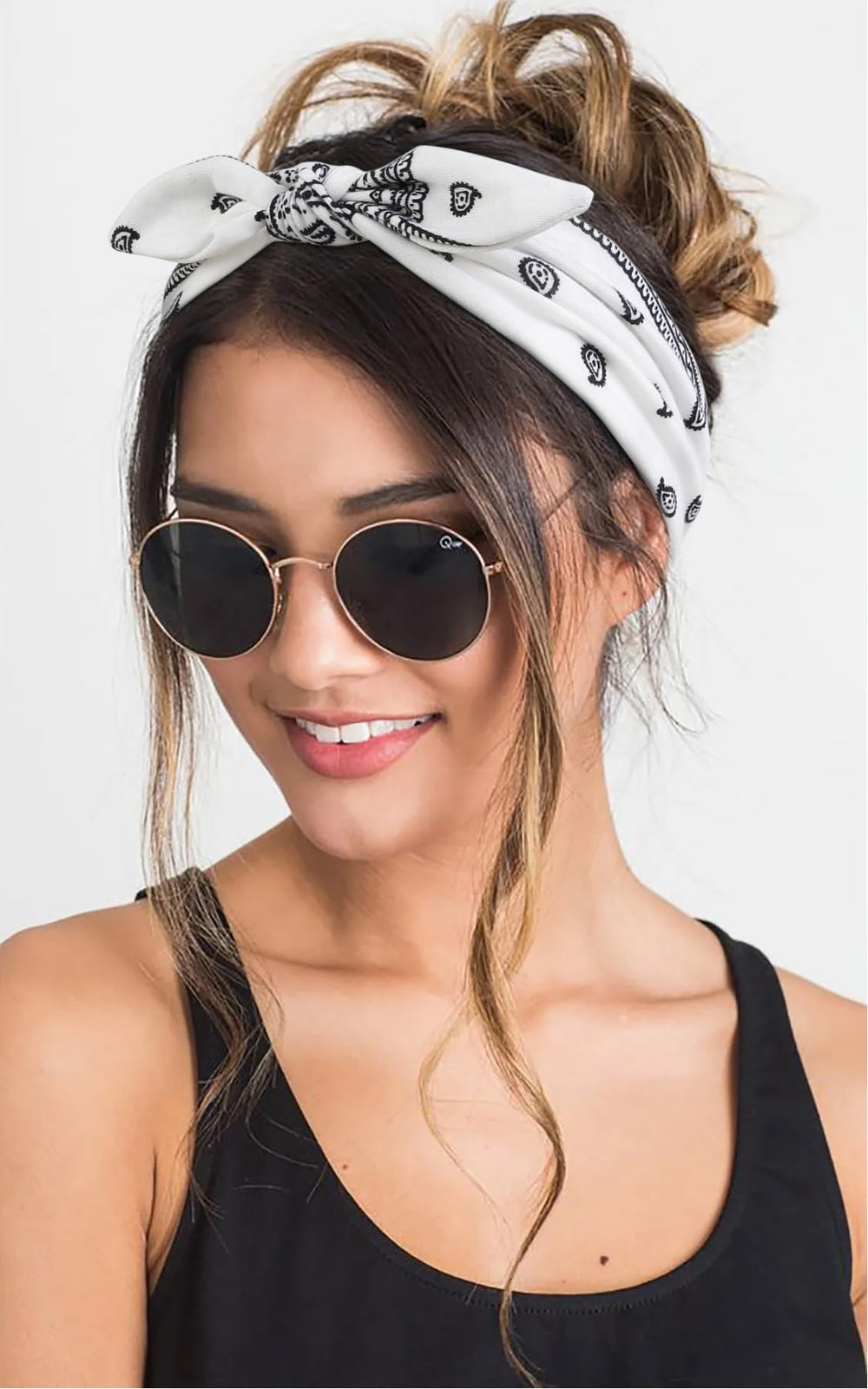 Bandana paisley beige AIBFRID, tenue décontractée et confort.