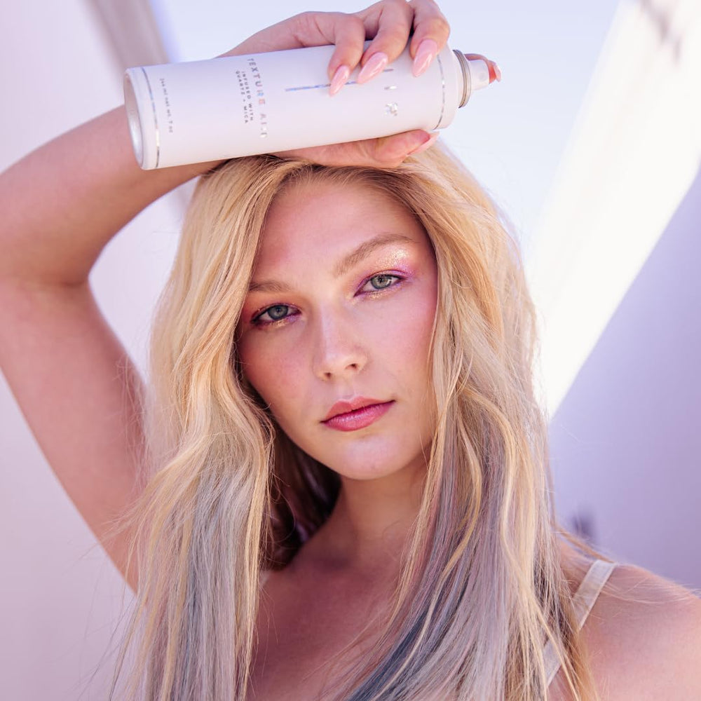 AIIR Texture Styling Spray — tenue légère adaptée aux coiffages qui tiennent.