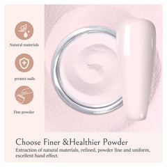 Mains utilisant la poudre light pink pour apprentissage du nail art