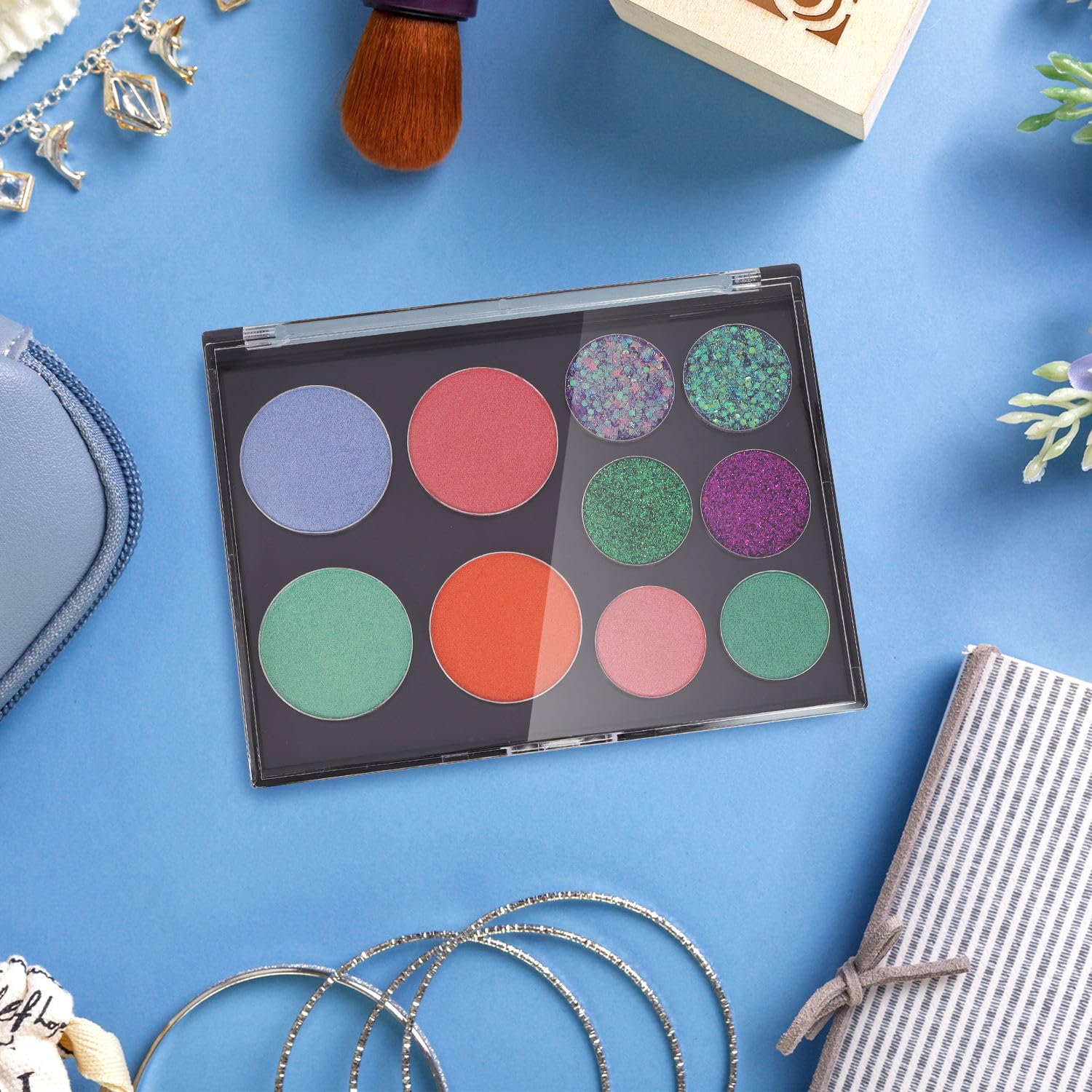 AJLTPA Capacité jusqu'à 15 ombres d'un pouce dans une palette moyenne.