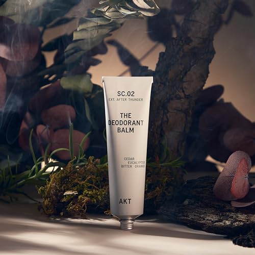 AKT baume déodorant – texture sèche et invisible pour une peau confortable toute la journée.