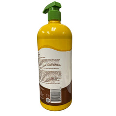 Cheveux secs hydratés après lavage avec Alba Botanica More Moisture Shampoo lait de coco.