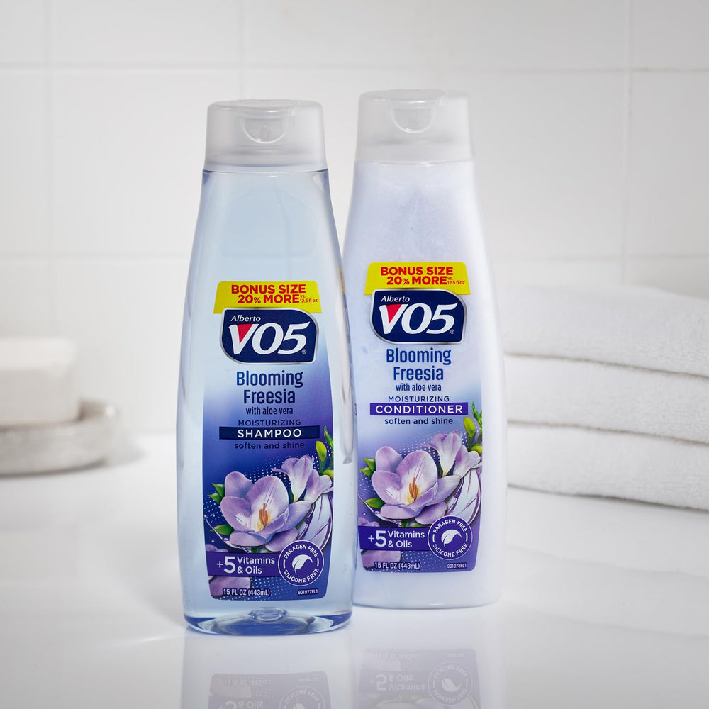 Alberto VO5 avec aloé véra offre hydratation en profondeur pour cheveux.