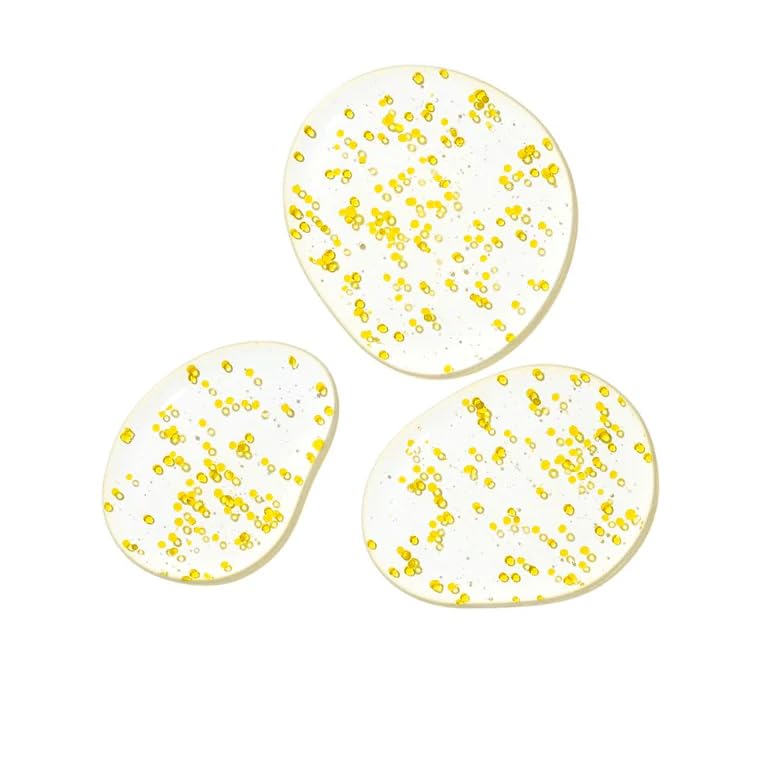 Gouttes Algenist GENIUS, application precise pour lisser visiblement les ridules.