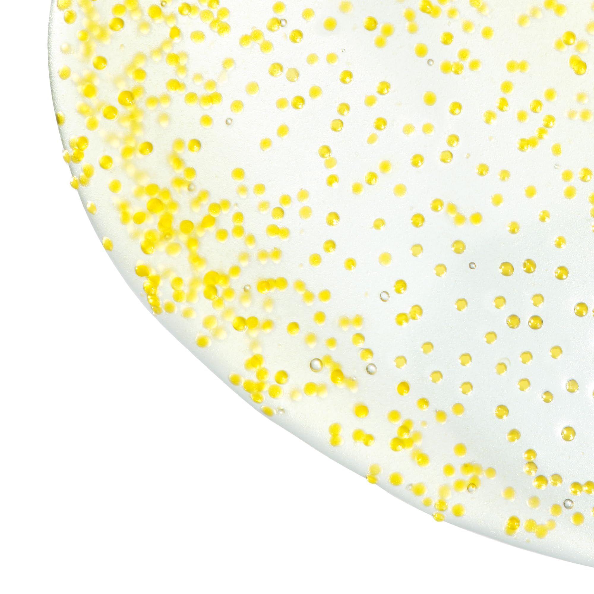 Peau plus lumineuse et éclatante après l'utilisation du sérum Algenist Genius.