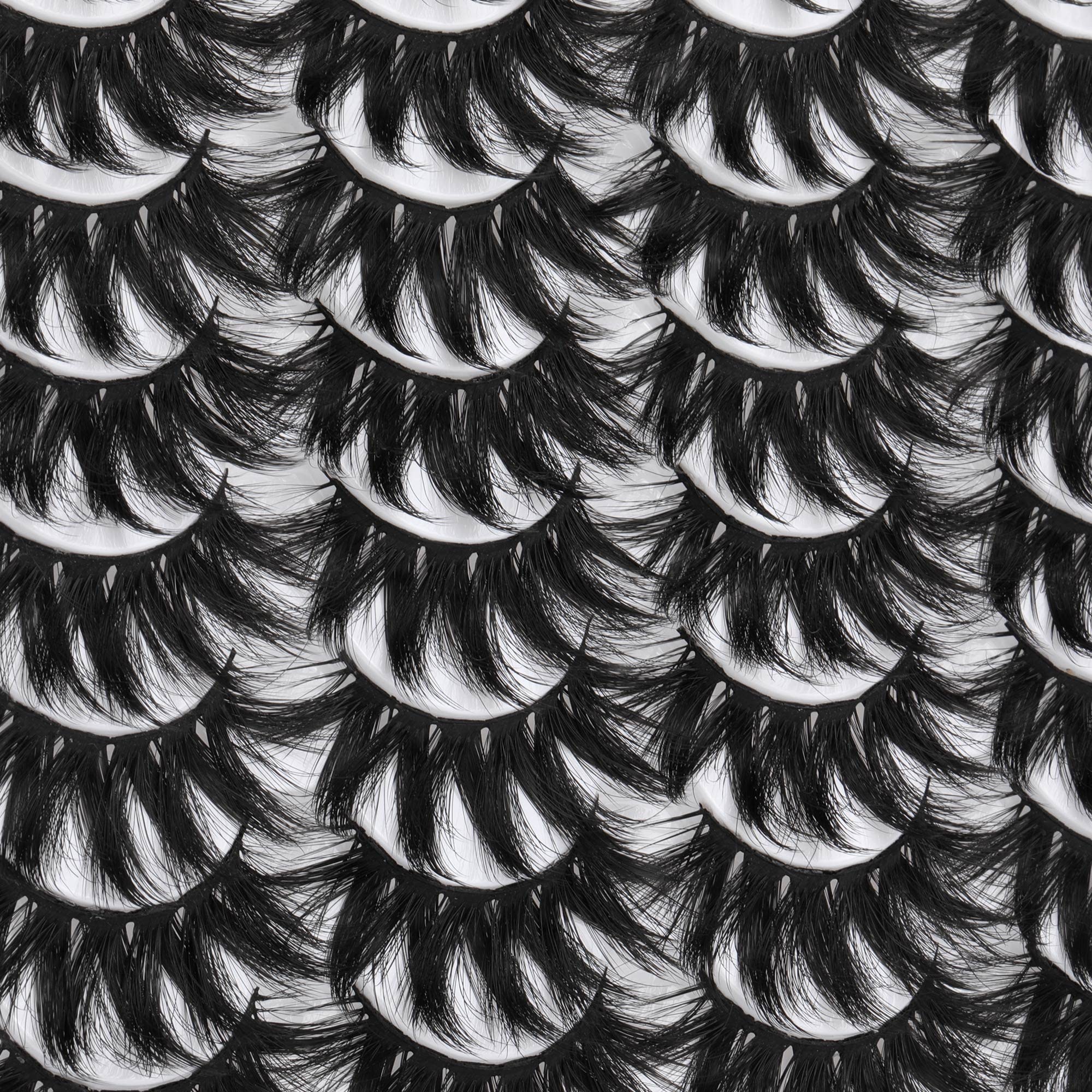ALICROWN Dramatic Eyelashes : bande hypoallergénique adaptée à une peau sensible.