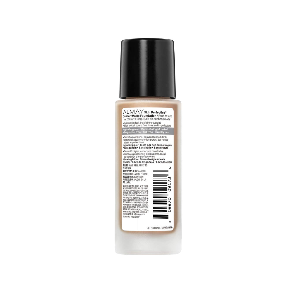 Application rapide d’Almay Comfort Matte pour un teint uniforme toute la journée.