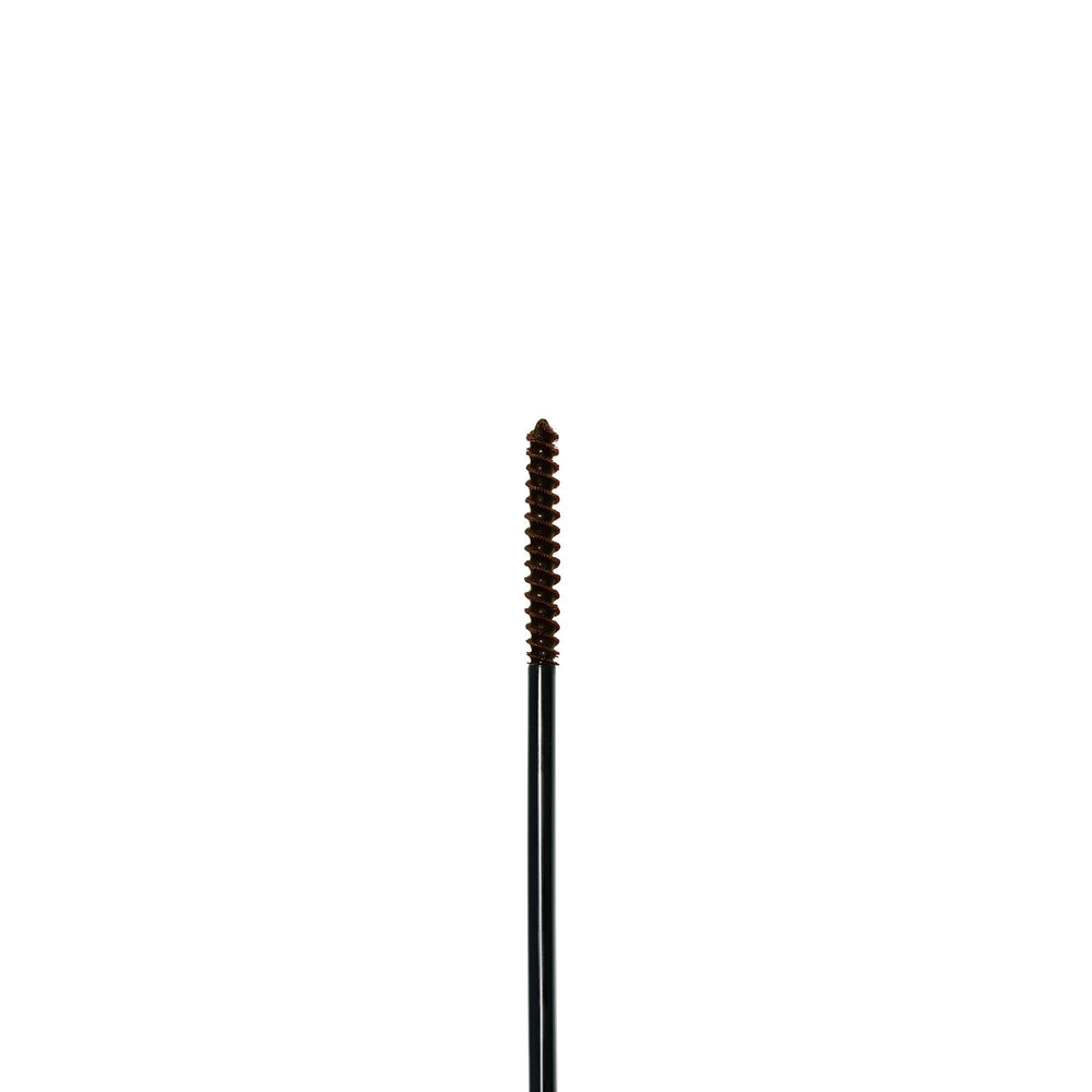 Application en petites touches pour un look maîtrisé.