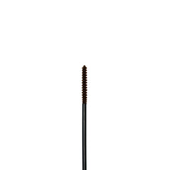 Application en petites touches pour un look maîtrisé.