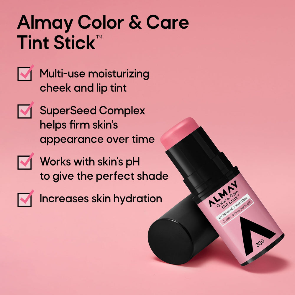 Texture crème soyeuse du stick Coral Flush prête à fondre sur la peau