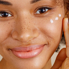 Alpha Skin Care: ingrédients et vitamines hydratants pour nourrir la peau.