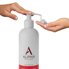 Texture lisse soirée Alpha Skin Care montrant l’effet hydratant