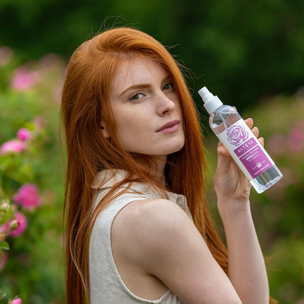 Étiquette et emballage Alteya Organics, flacon recyclable sans BPA.