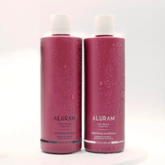 ALURAM Conditionneur Volume: cheveux mouillés montrant souplesse et brillance naturelle.