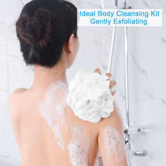 Loofah AmazerBath crée une mousse dense avec peu de gel douche.