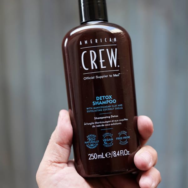 Utilisation non quotidienne recommandée pour AMERICAN CREW Detox Shampoing.