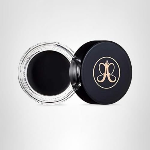 Finition matte et tenue durable de la Crème Color résistante à l'eau.