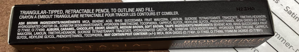 Anastasia Beverly Hills Contrôle couleur et volume des sourcils.