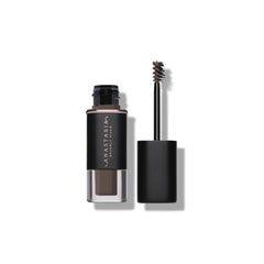 Anastasia Beverly Hills gel-teinté-sourcils, brosse-sourcils pour un look naturel.