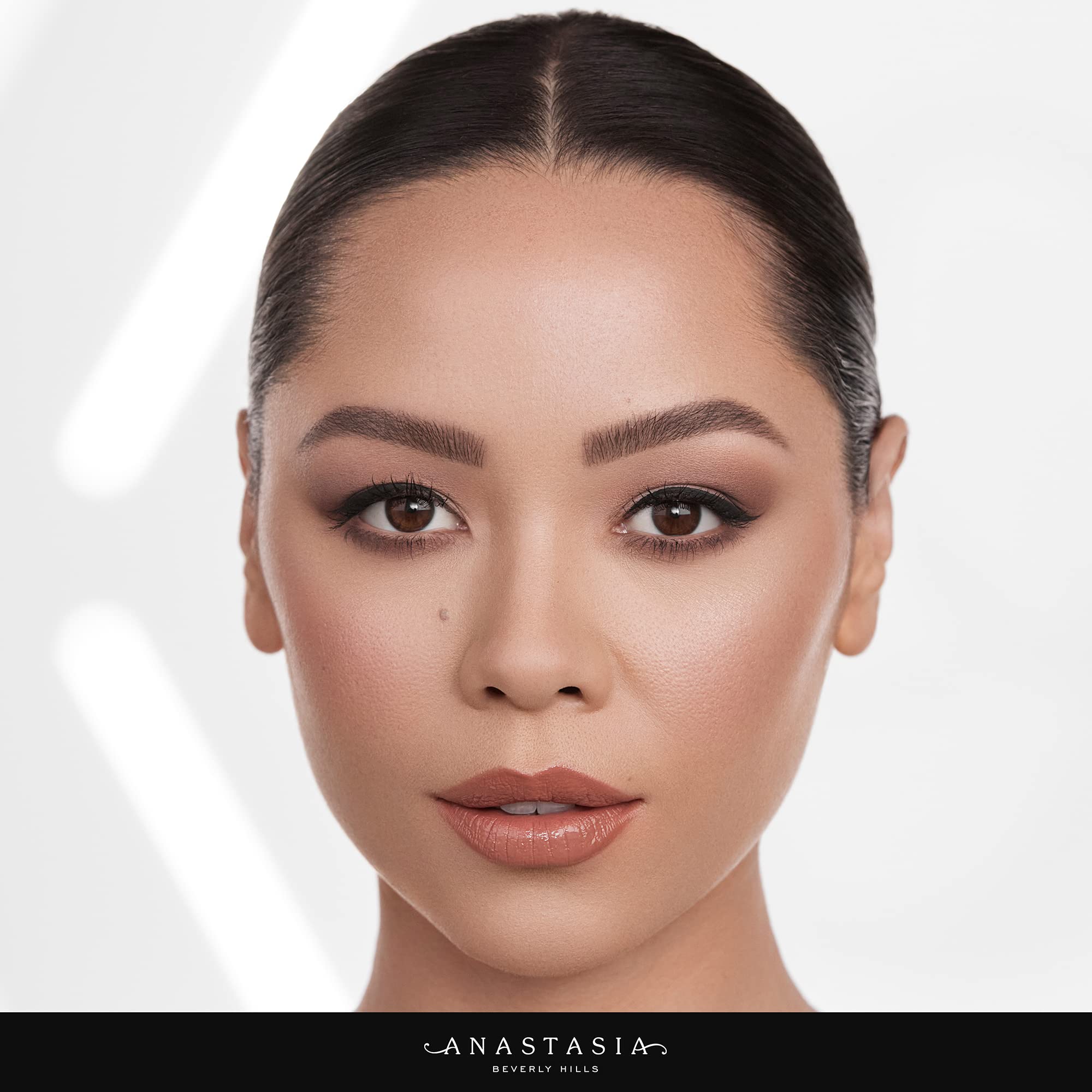 Anastasia Beverly Hills Crayon duo Camille/Sable poudre légère sans cire.