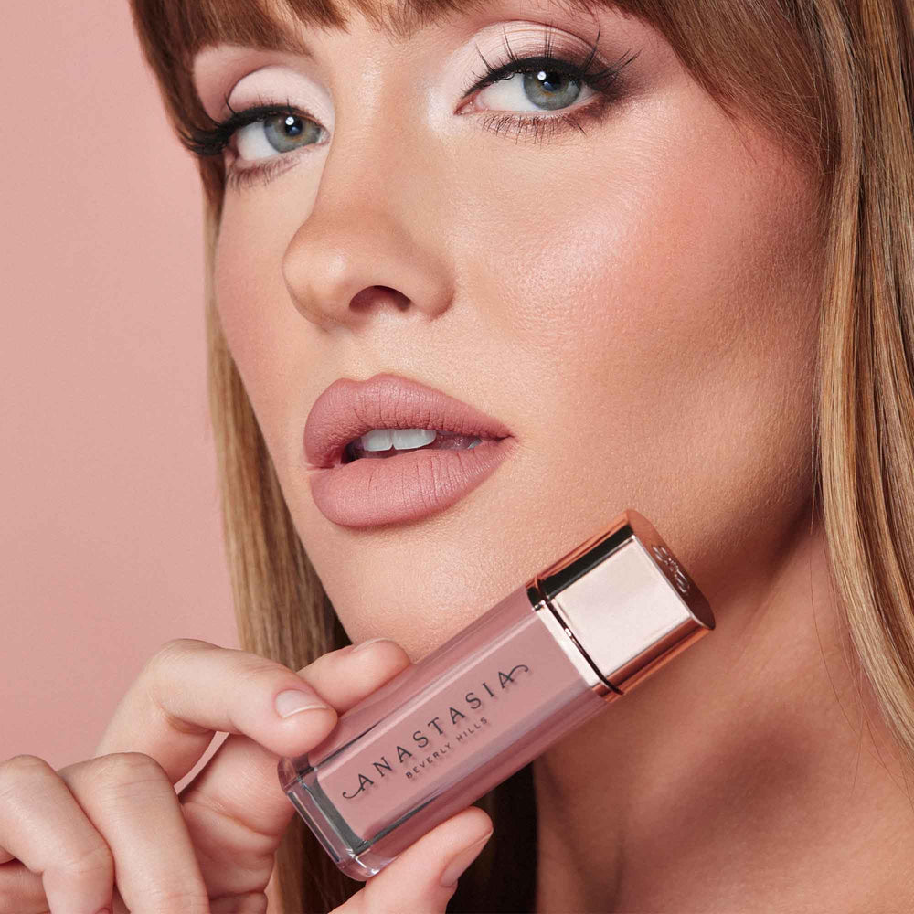 Fini mat du Lip Velvet Pure Hollywood sans dessèchement notable.