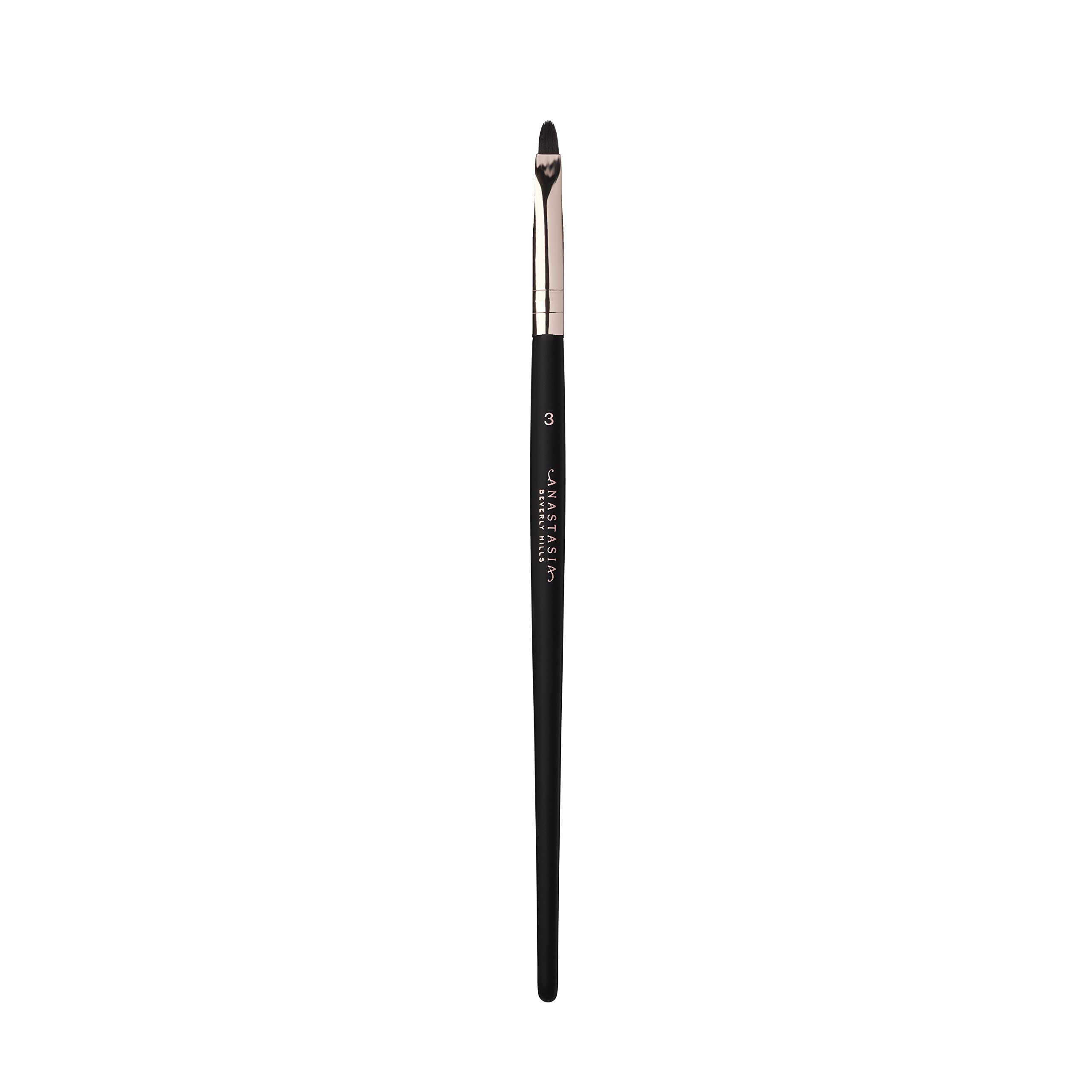 Pinceau n°3 d'Anastasia Beverly Hills pour une ligne conique précise.