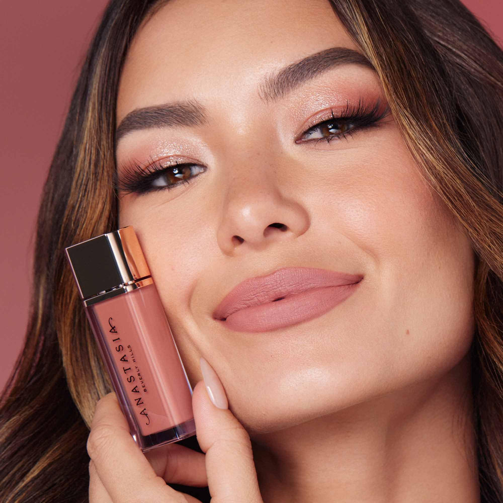 Anastasia Beverly Hills Velours-Levres Crush, application douce et satinée