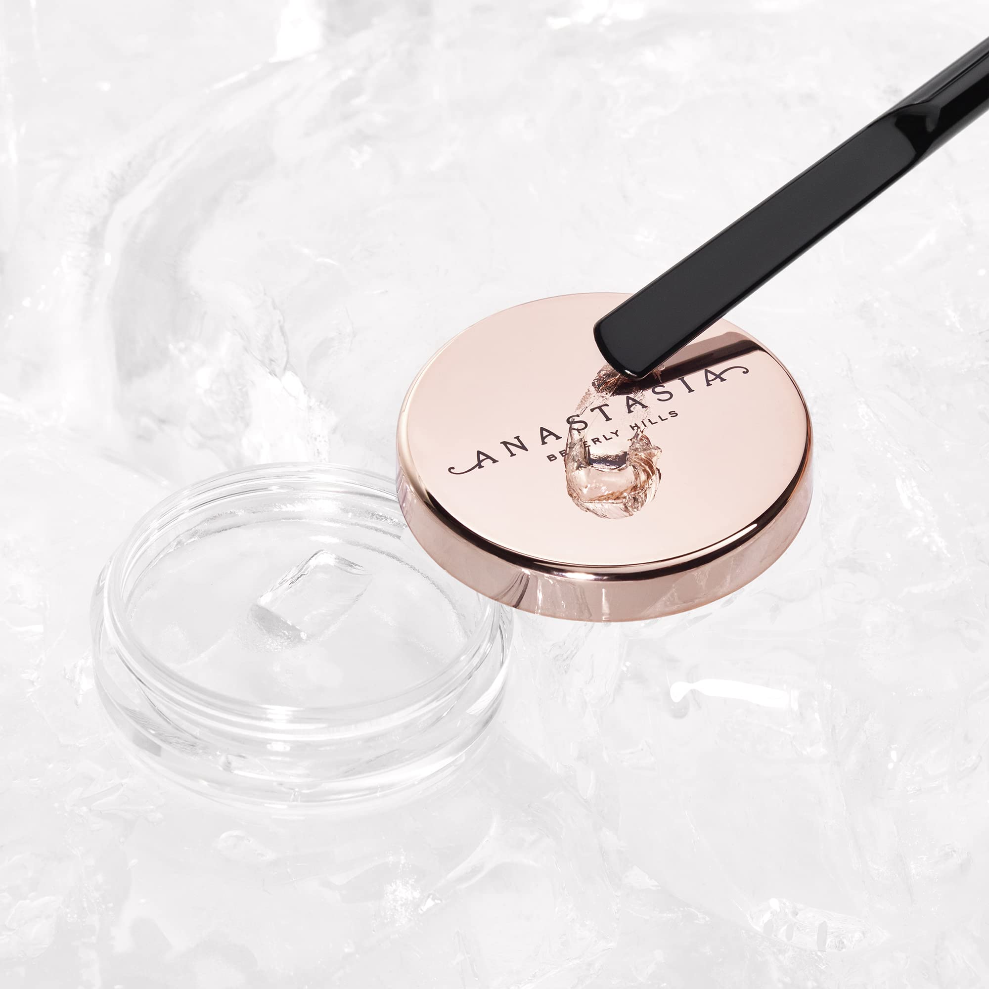 Anastasia Brow Freeze application versatile pour naturel ou audacieux