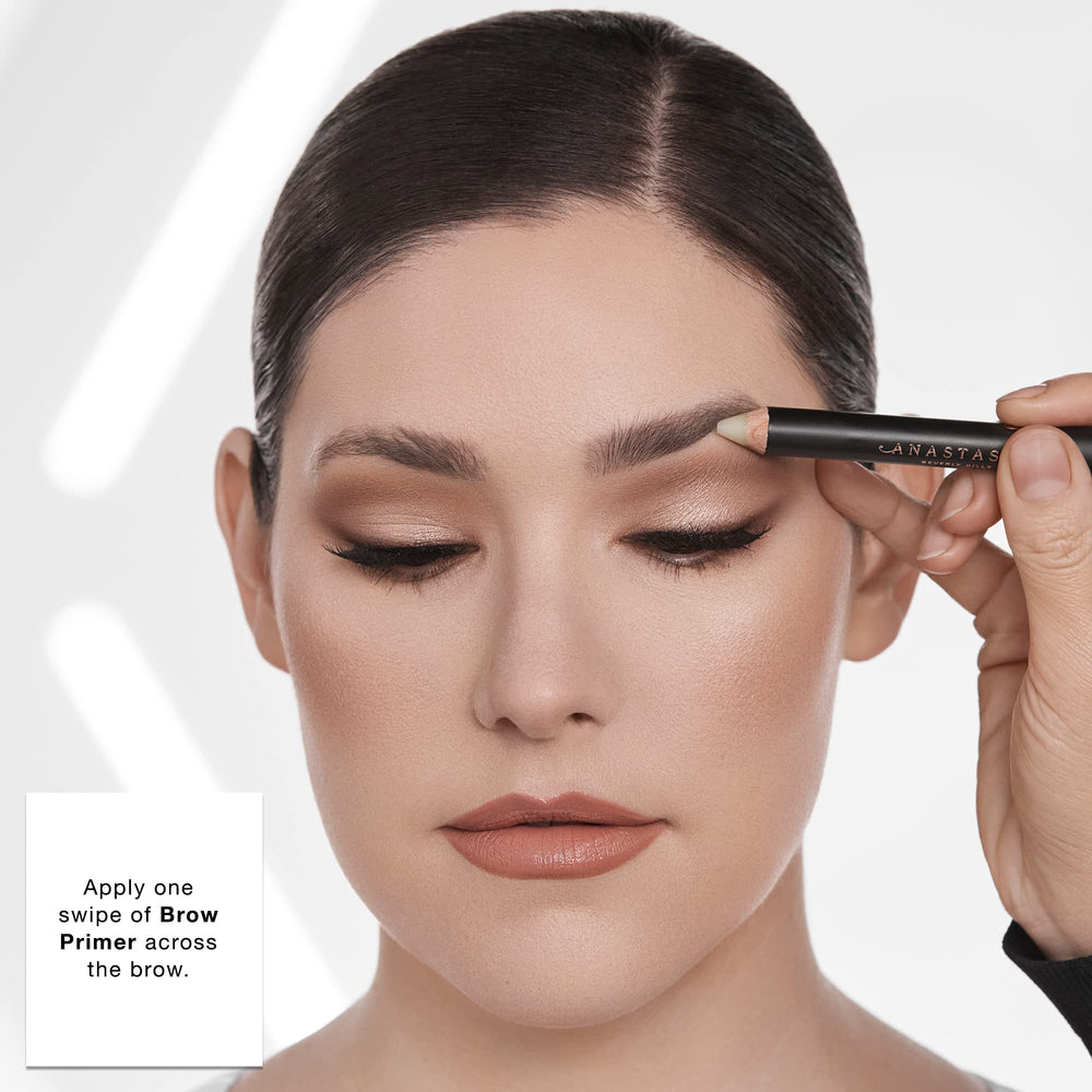 Maintien des sourcils naturel avec le primer Anastasia Beverly Hills