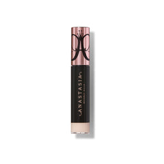 Application crème légère du correcteur Magic Touch pour couverture modulable.