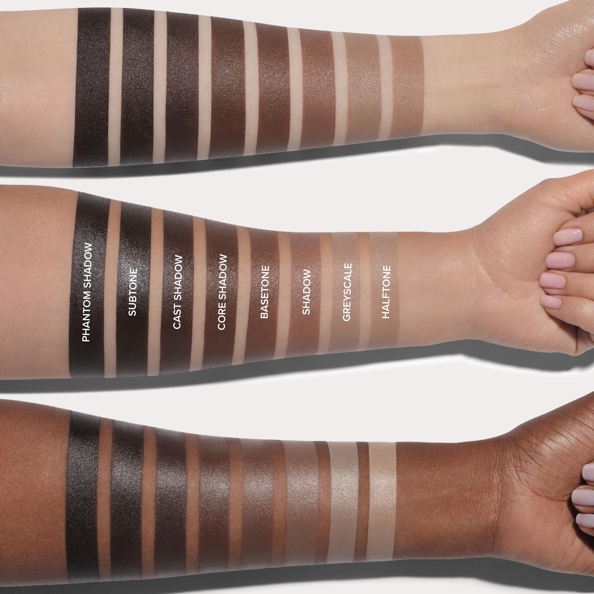 Anastasia Beverly Hills Smooth Blur Contour Stick Shadow swatch pour contrôle et précision.